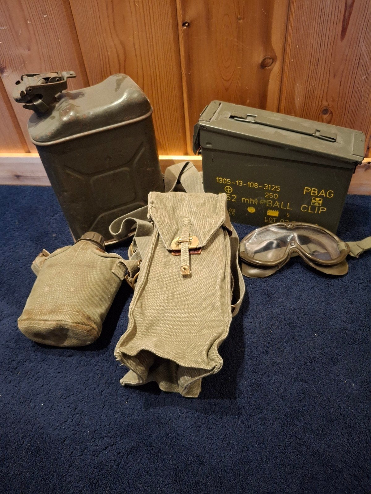 Militariacollectie: jerrycan, munitiekist, veldfles, tas, br, Ophalen of Verzenden, Overige soorten, Overige gebieden, Overige typen