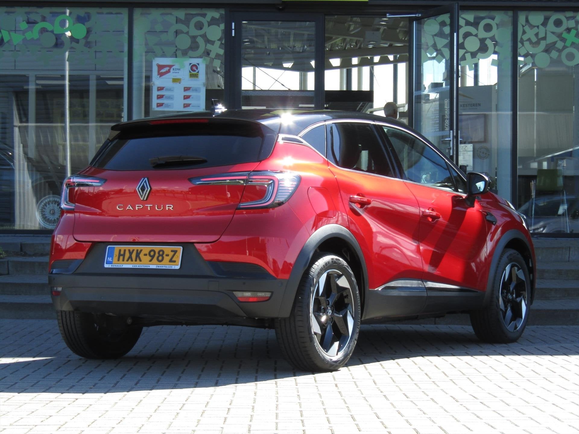 RENAULT Captur TCe 90pk Techno / Navigatie / Camera / Stuur-, Keurmerk '100% Onderhouden', Stof, Gebruikt, 1193 kg