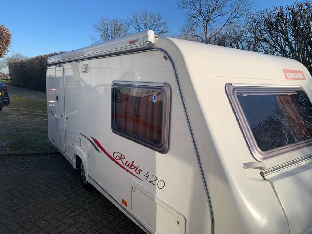 Trigano Rubis 420 Caravan - Compact en Compleet, Caravans en Kamperen, Caravans, Trigano, 750 - 1000 kg, Particulier, 5 tot 6 meter