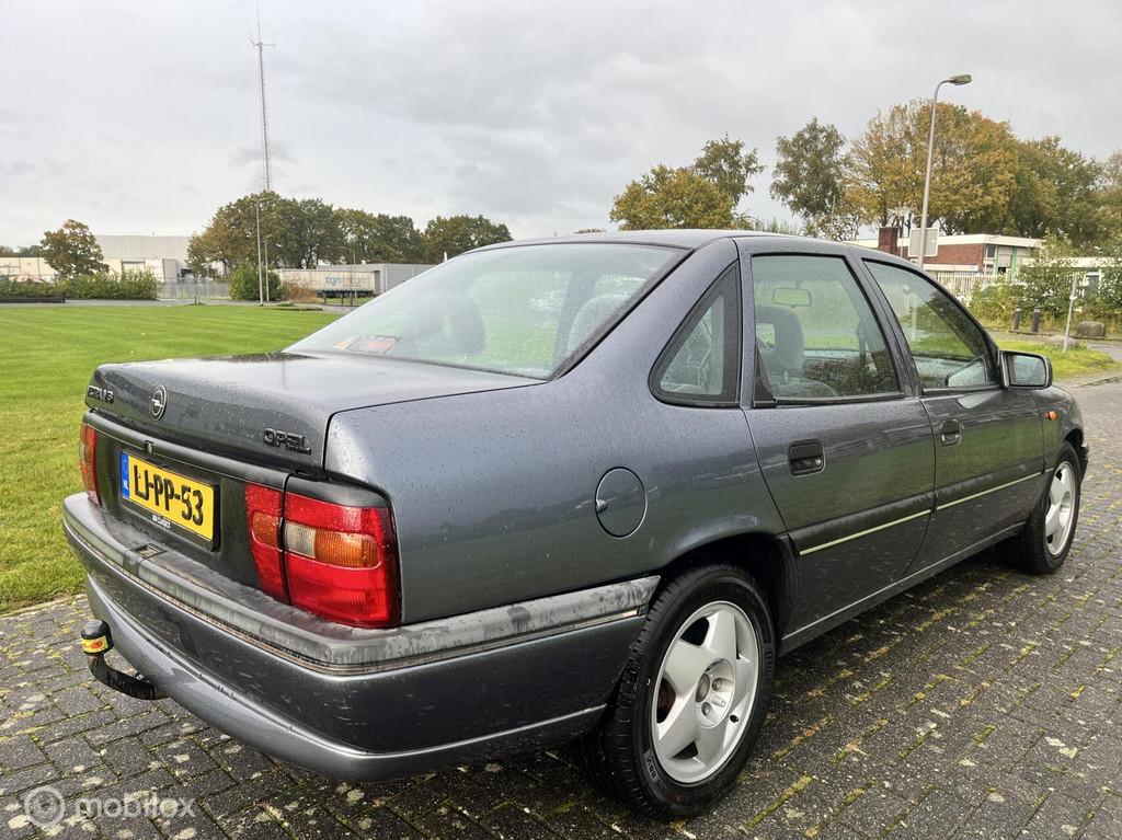 Opel Vectra 2.5 V6 CD Automaat / APK / NAP / Airco / Stoelve, Auto's, Opel, 1350 kg, Stof, Gebruikt, 1295 kg