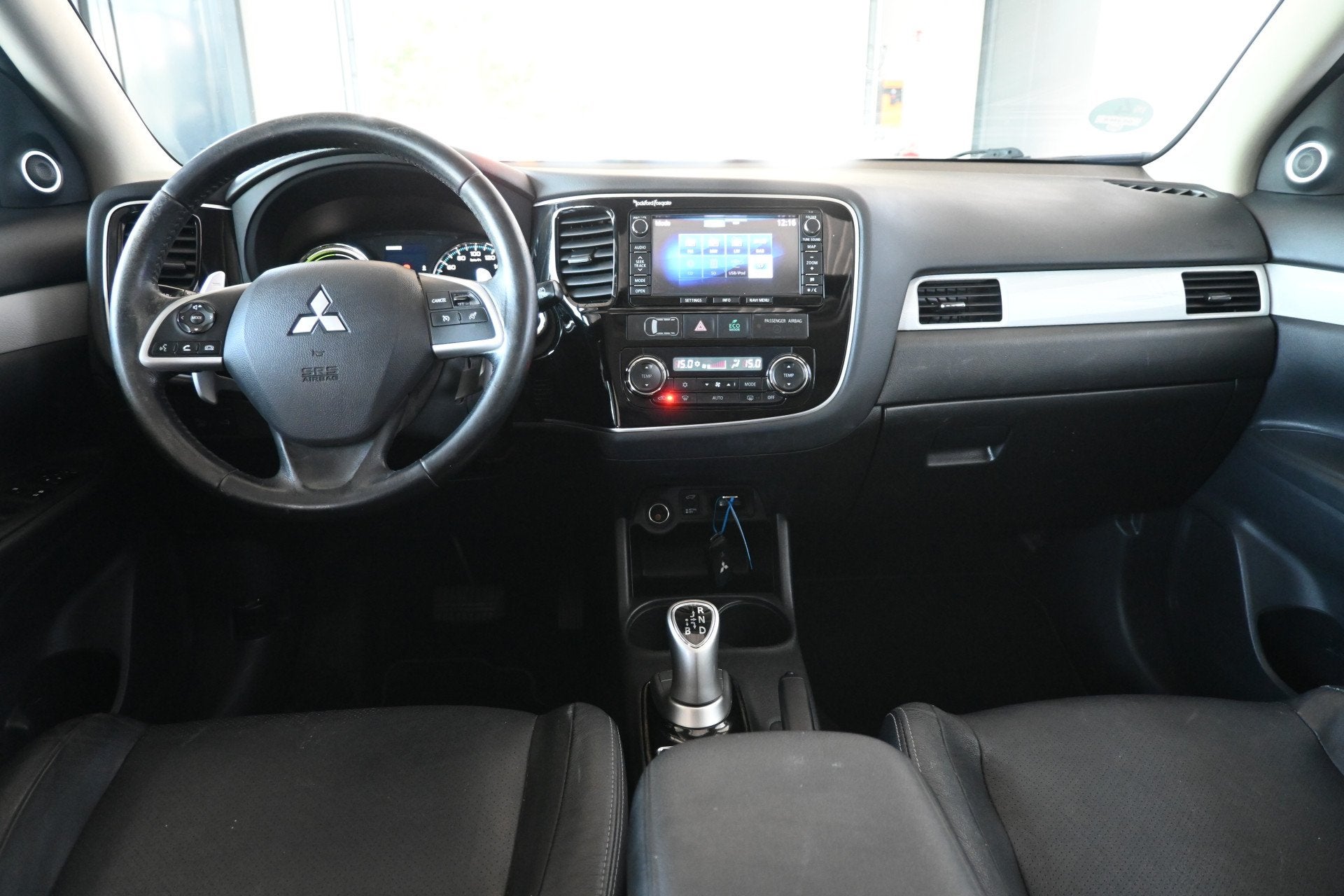 Mitsubishi Outlander 2.0 PHEV Automaat Limited Edition X-Lin, Auto's, Mitsubishi, 1998 cc, 4 cilinders, Met garantie (alle), Zwart