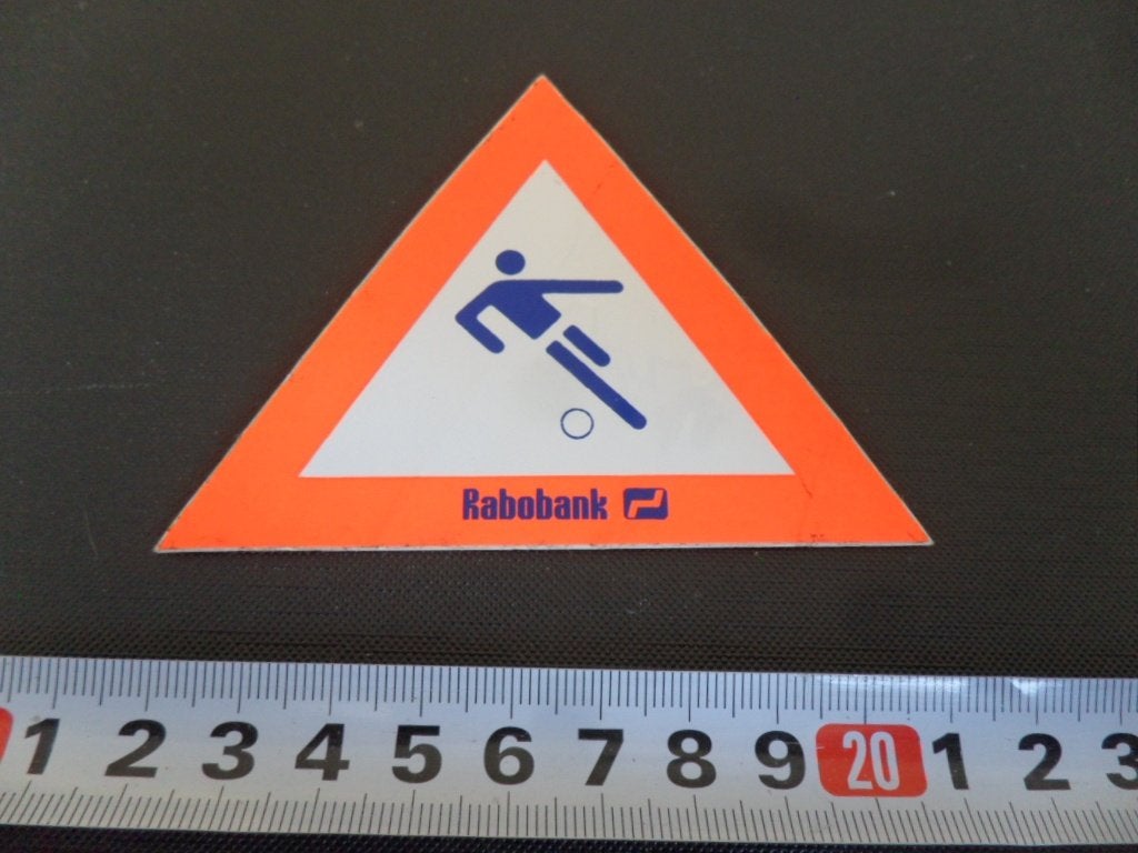 sticker rabobank reflectie driehoek pictogram voetbal, Ophalen, Zo goed als nieuw
