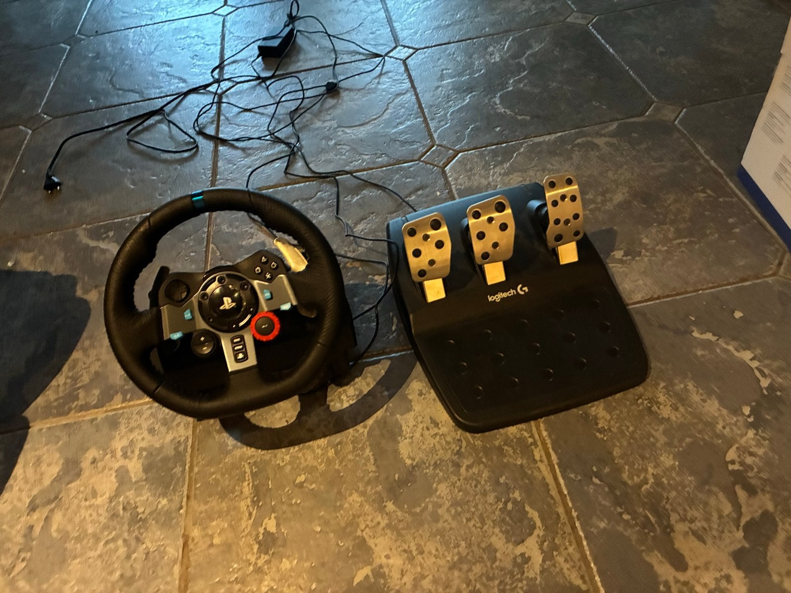 Logitech G29 Driving Force racestuur met pedalen, Ophalen, Zo goed als nieuw, Stuur of Pedalen, PlayStation 4