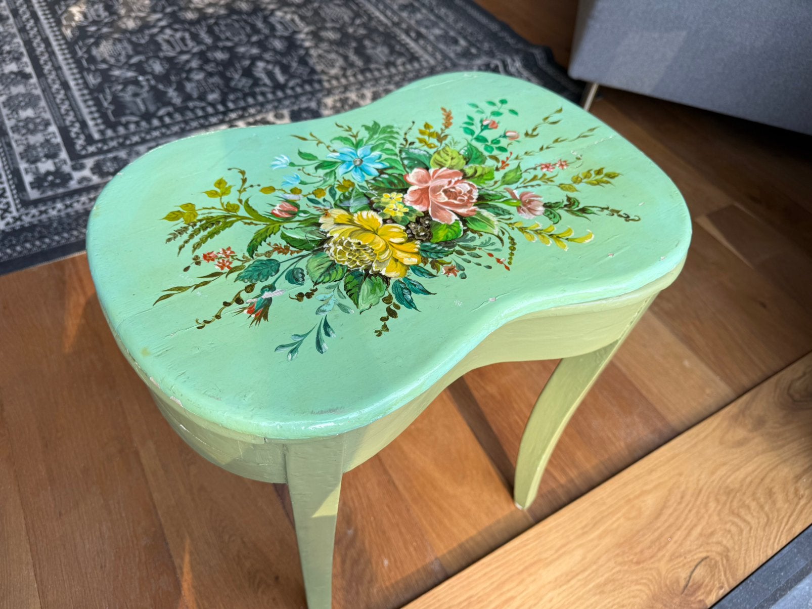 Antiek groen houten bidetstandaard met florale beschildering, Ophalen