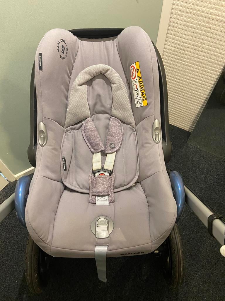 Maxicosi cabriofix + easybase, Kinderen en Baby's, Autostoeltjes, Ophalen, Autogordel, Zo goed als nieuw, 0 t/m 13 kg