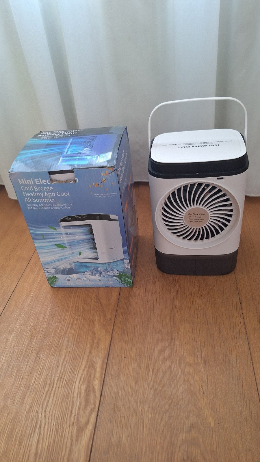 Mini ventilator met air breeze, Witgoed en Apparatuur, Ventilatoren, Ophalen, Nieuw, Tafelventilator