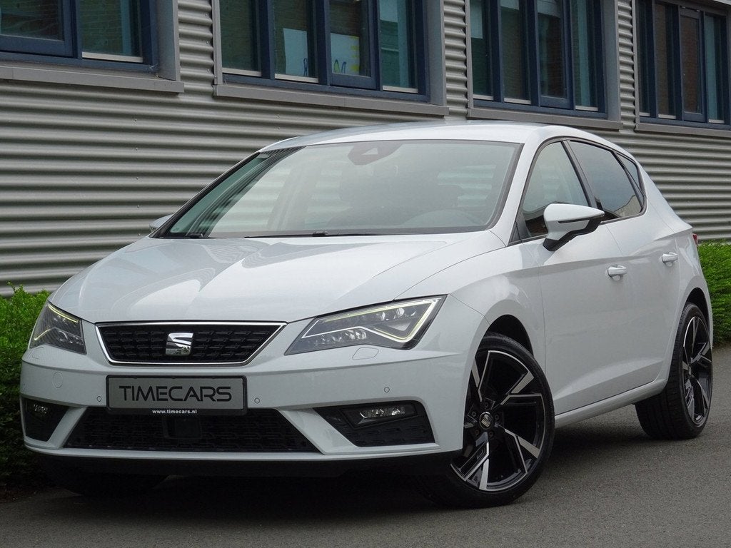 Seat Leon 1.2 TSI 110PK Style Carplay Sound LED Trekhaak, Auto's, Seat, Voorwielaandrijving, Gebruikt, 4 cilinders, Bluetooth