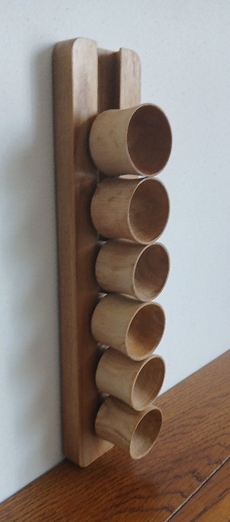 Vintage eierdopjes van hout, set van 6 op wandrekje., Overige merken, Overige typen, Ophalen of Verzenden, Zo goed als nieuw