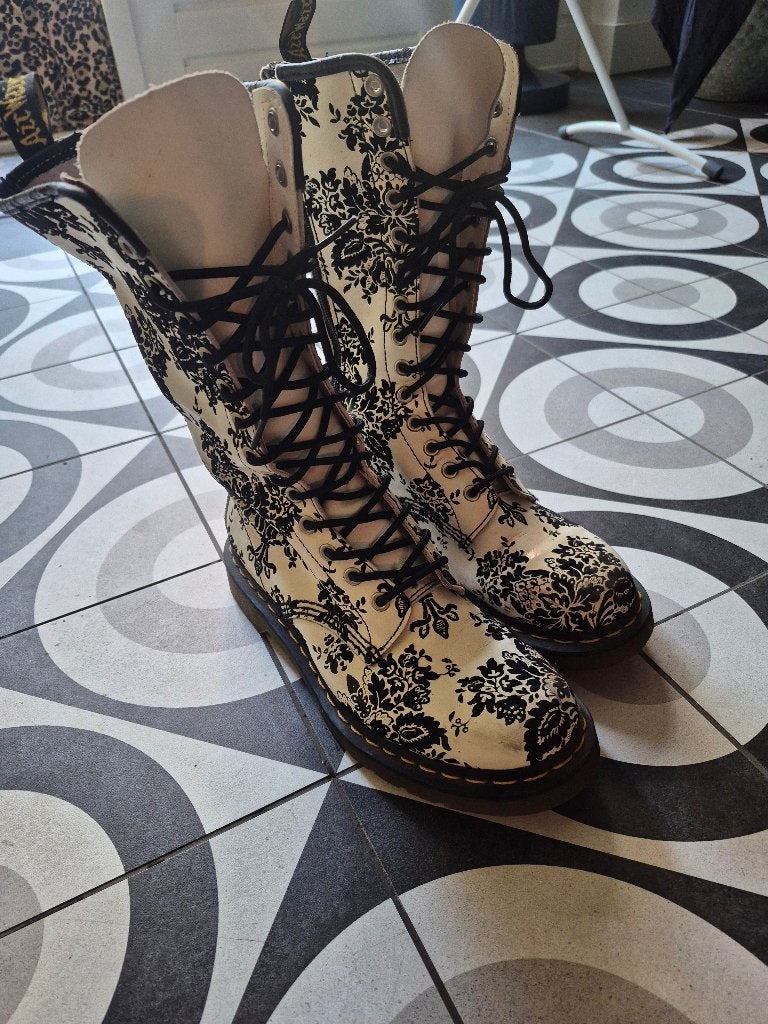 Dr. Martens, Hoge laarzen, Wit, Ophalen of Verzenden, Dr. Martens