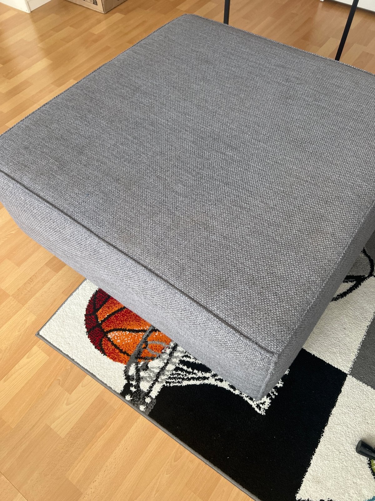 Grijze poef/voetenbank - 90x90, Gebruikt, Vierkant, 75 tot 100 cm, Stof