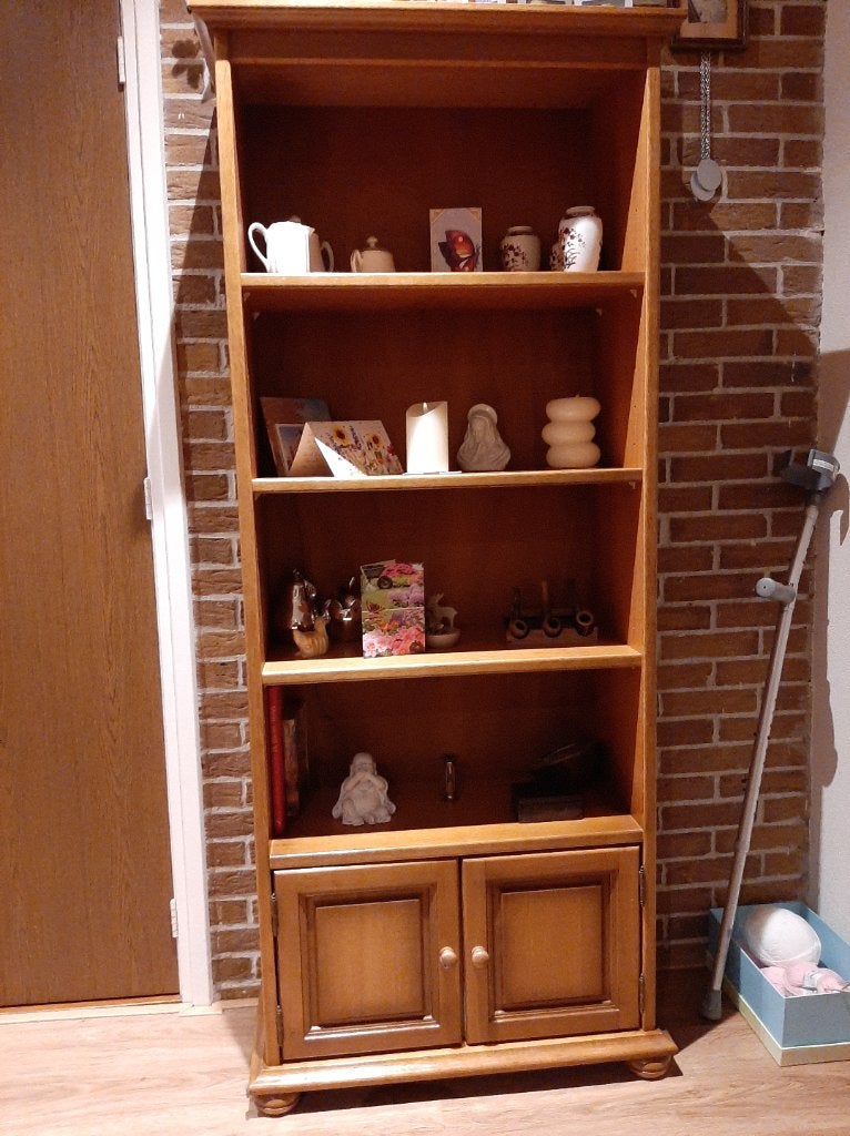 Nette boekenkast + dressoire + buffetkast + salontafel, Huis en Inrichting, Ophalen, Minder dan 50 cm, Met deur(en), Zo goed als nieuw