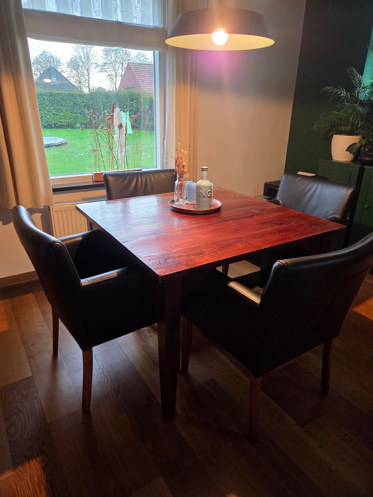 Eettafel met 4 stoelen - Hout en Zwart Leer, Ophalen, Gebruikt, Modern, Hout, Leer, 4 tot 6 stoelen