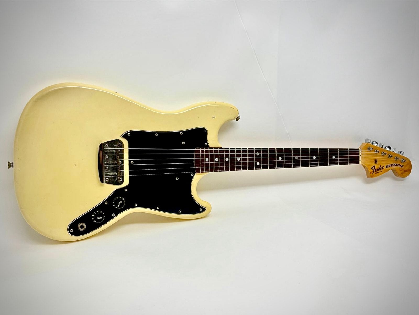 1978 Fender Musicmaster - Volledig Origineel Speelt Geweldig, Fender, Gebruikt, Press@fender.com, 4625 E. Paradise Village Parkway N, Phoenix, AZ 85032, Verenigde Staten