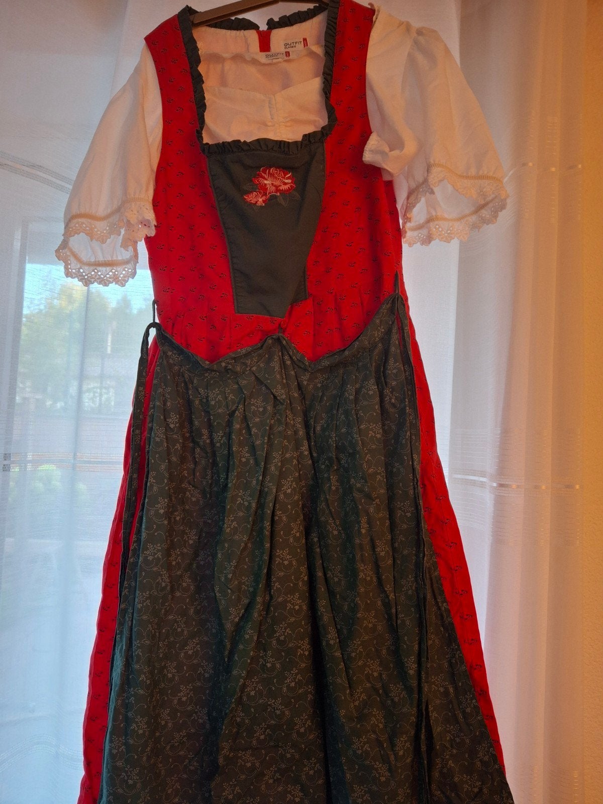 dirndl maat 40, Ophalen of Verzenden