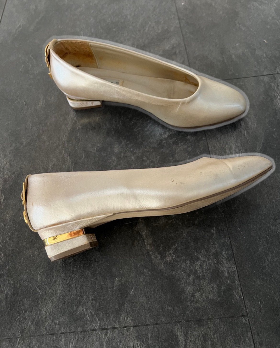 Gouden schoenen. Maat 39. Merk, Schoenen met lage hakken, Overige kleuren, Ophalen of Verzenden, Zo goed als nieuw