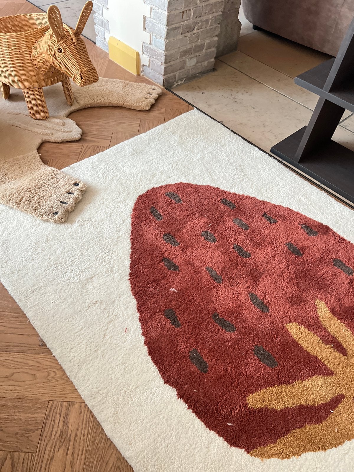 Ferm Living Fruiticana Strawberry (Large), Ophalen of Verzenden, Nieuw, Crème, Rechthoekig