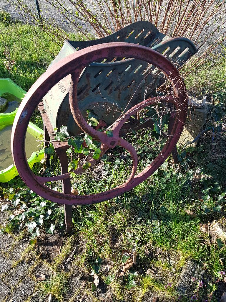 bietenmolen bietensnijder bietenmachine de vleeshauwer wiel, Ophalen