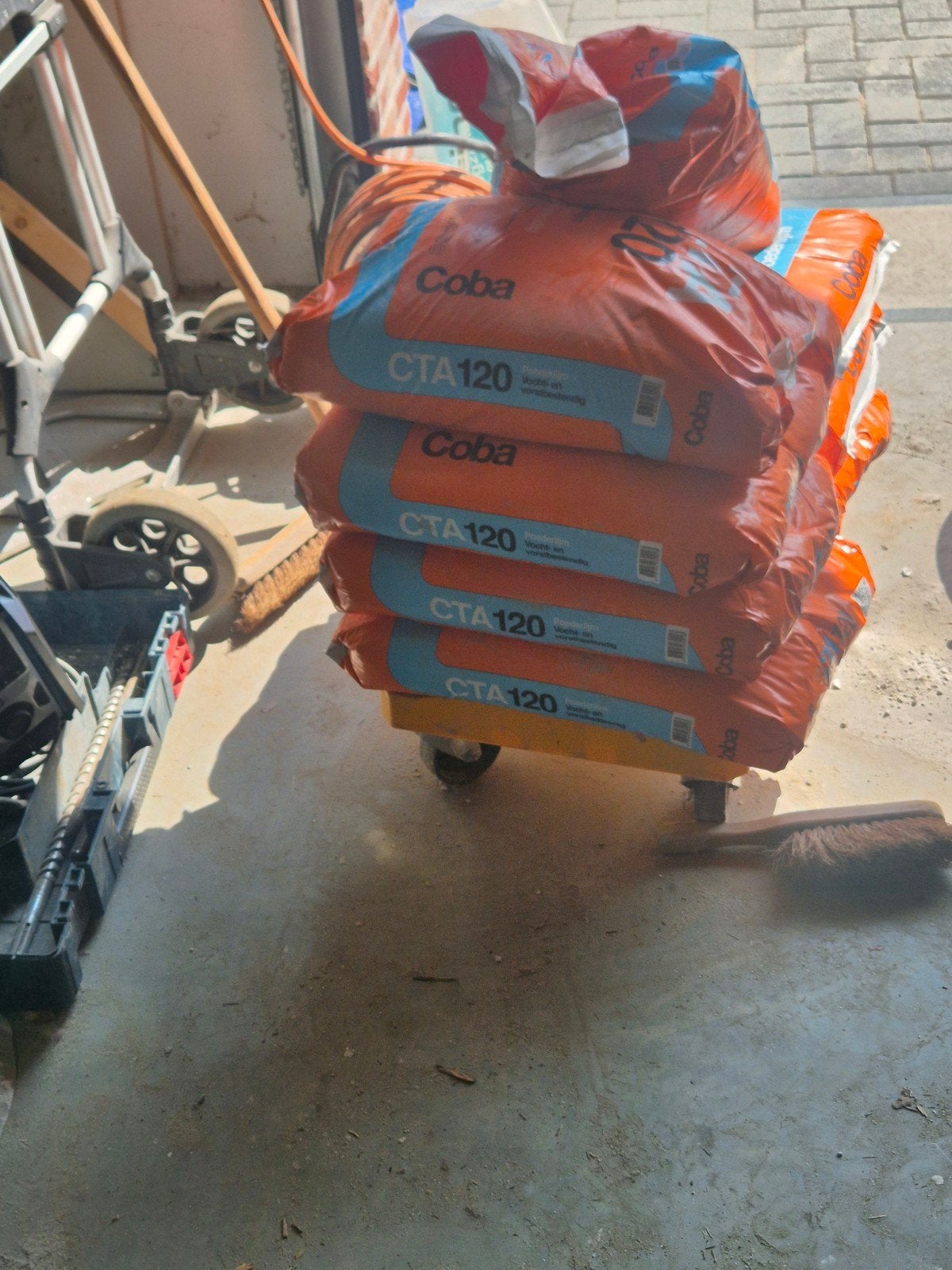 Coba CTA 120 cement gebonden Tegellijm - 8.5 stuks buiten en, Nieuw, 10 m² of meer, Vloertegels, Overige materialen