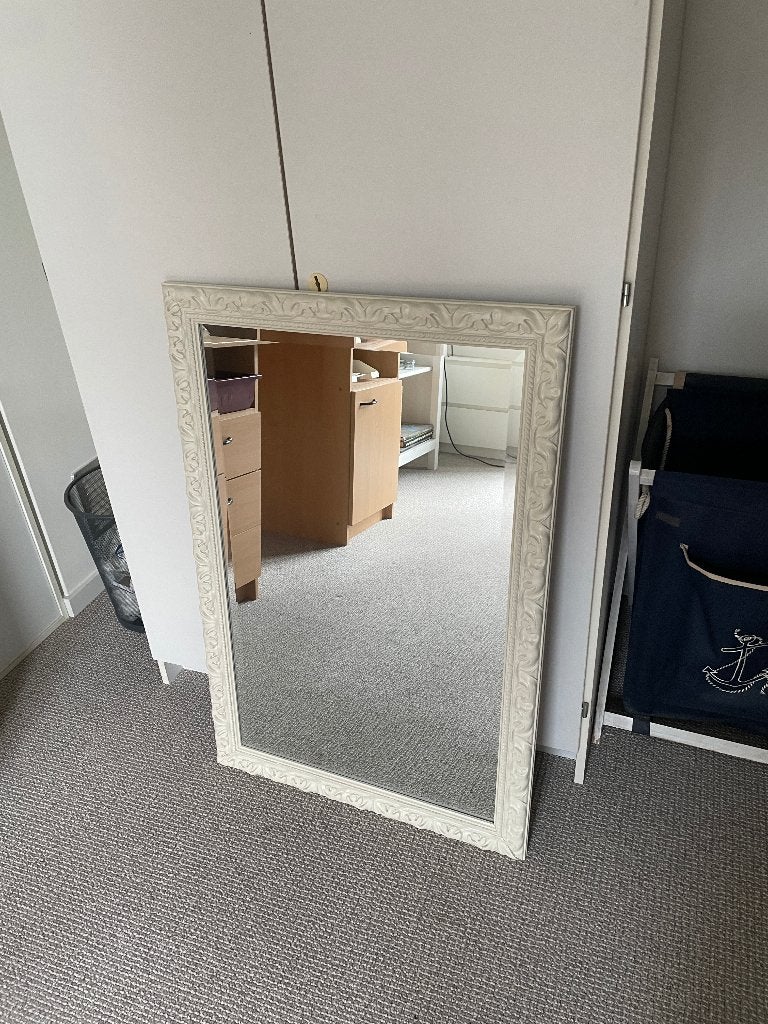 Mooie rechthoekige spiegel in houten lijst, Ophalen, Zo goed als nieuw, Minder dan 100 cm, Rechthoekig
