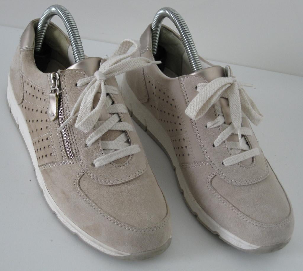 Medicus Sneakers beige suède met rits en veters maat 5 (38), Kleding | Dames, Schoenen, Medicus, Beige, Ophalen of Verzenden, Sneakers of Gympen