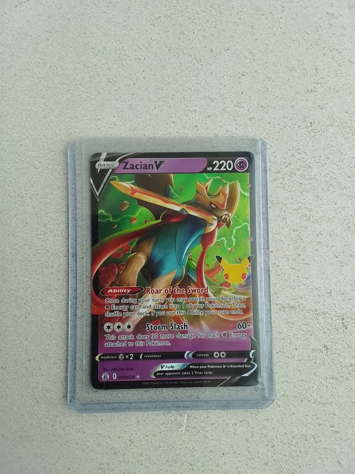 Pokémon Kaart Zacian V 016/025 Celebrations, Ophalen of Verzenden, Zo goed als nieuw, Losse kaart