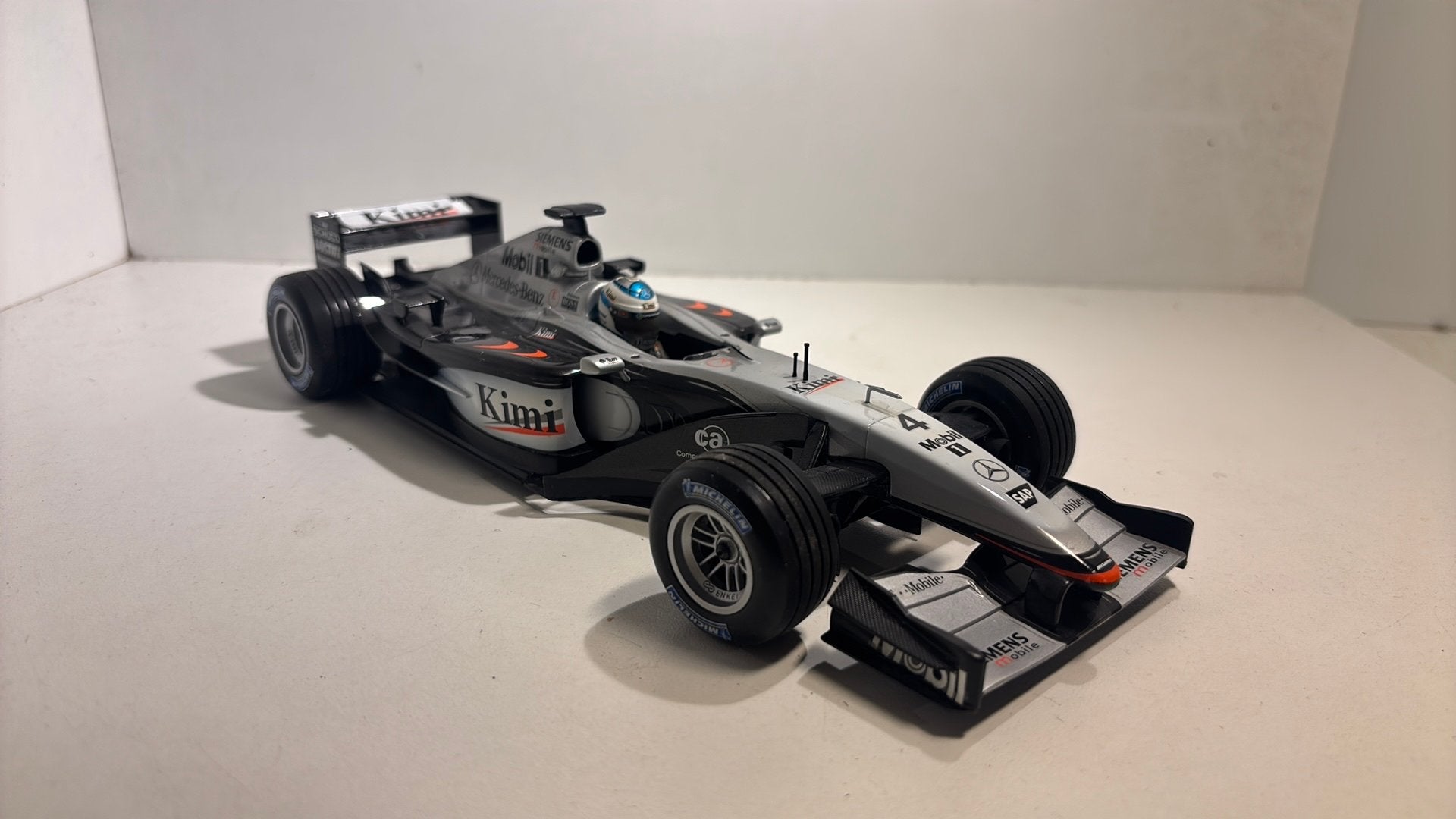 F1 McLaren Mercedes mp4/17 k.Hakkonen 2002 minichamps 1.18, Ophalen of Verzenden, MiniChamps, A, A