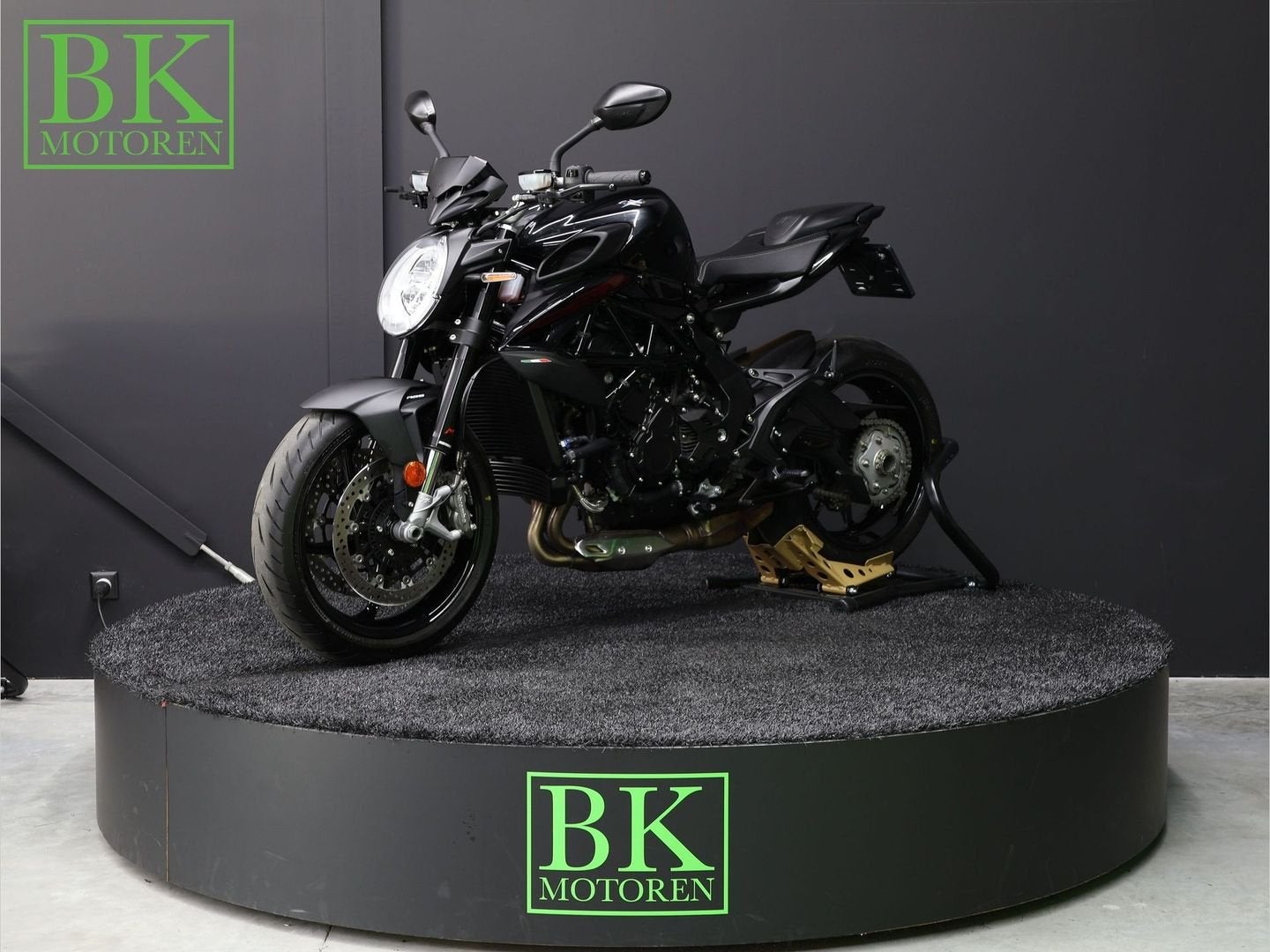 MV AGUSTA BRUTALE 800 R | BTW Motor, Motorrijbewijs A, Bedrijf, Meer dan 35 kW, 798 cc