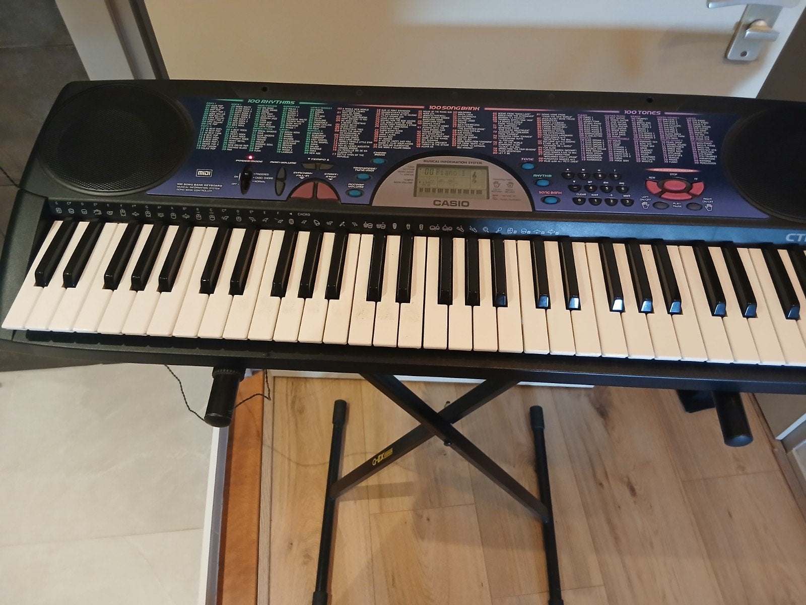 Casio CTK-451 Keyboard met standaard en MIDI-aansluiting, Ophalen, Casio, Midi-aansluiting, 61 toetsen