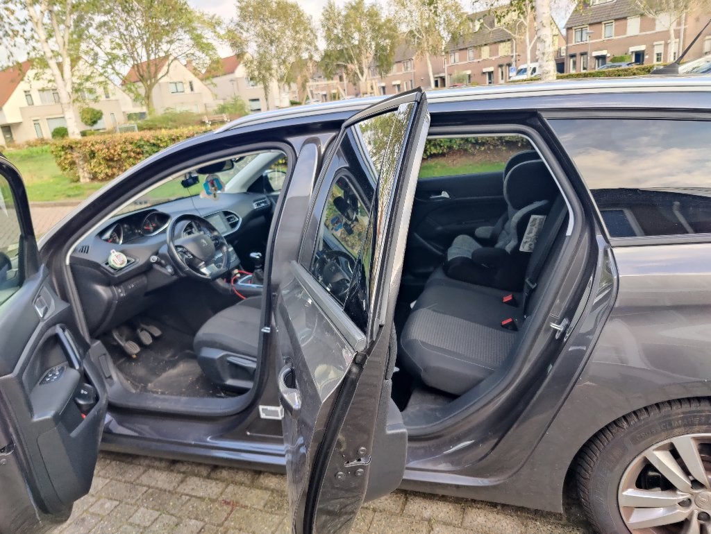 Peugeot 308 1.2 Puretech 110pk S&S 2020 Grijs, Auto's, Voorwielaandrijving, 1199 cc, Origineel Nederlands, Grijs