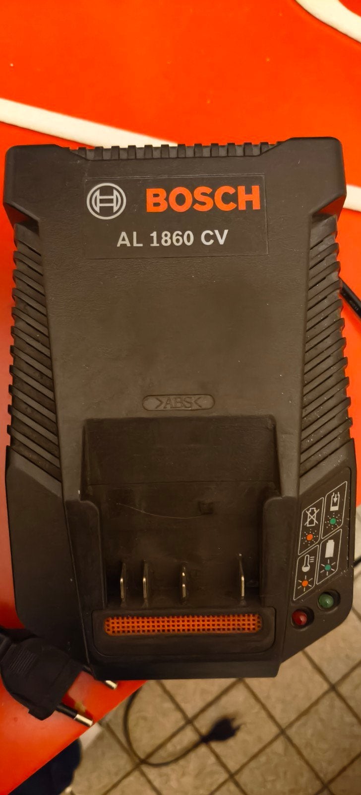 Bosch AL 1860 CV Oplader met 18V en 14.4V Accu's, Ophalen of Verzenden, Gebruikt, Minder dan 400 watt, Overige typen
