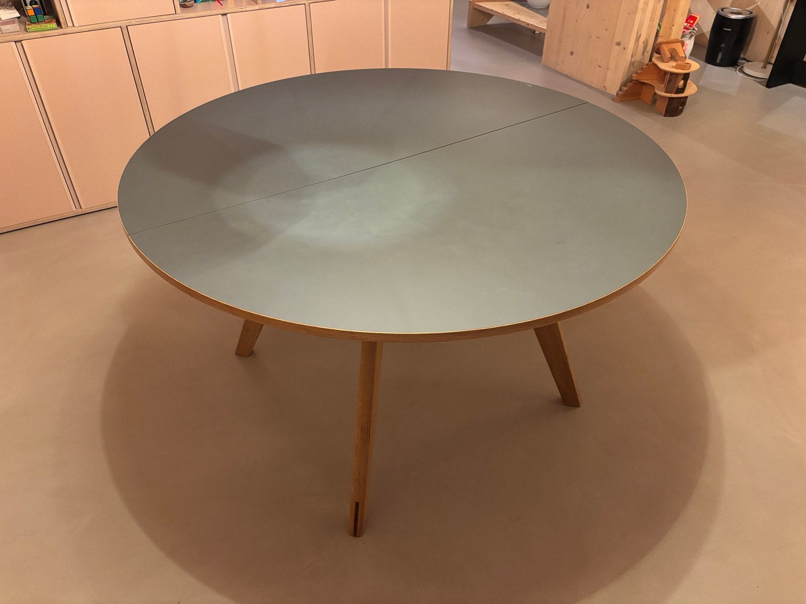 Bolia eettafel 123 cm, grijs fenix laminaat, Ophalen, Overige materialen, Gebruikt, 100 tot 150 cm