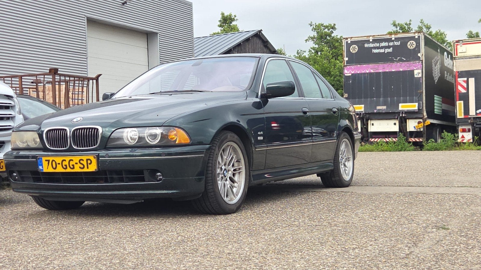 BMW 5-Serie 4.4 I 540 AUT 2000 Groen, Auto's, BMW, Automaat, Achterwielaandrijving, 8 cilinders, 2000 kg
