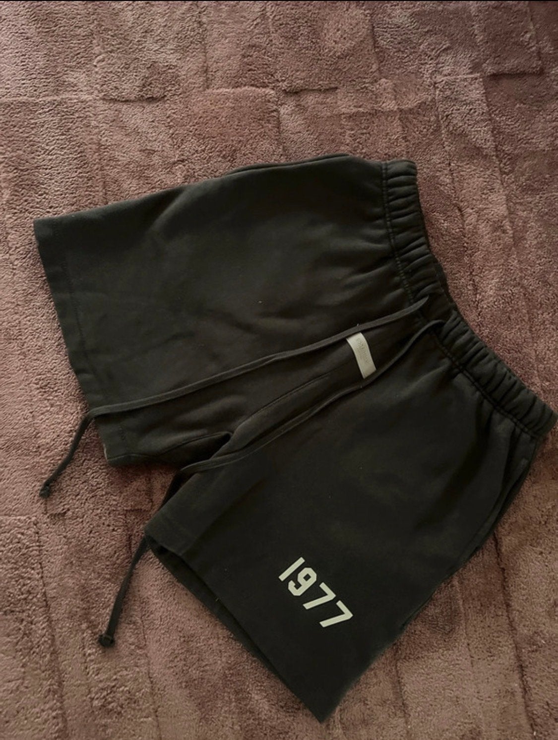 Essentials Fear of God 1977 Shorts Zwart, Kleding | Heren, Broeken en Pantalons, Ophalen of Verzenden, Zo goed als nieuw, Maat 48/50 (M)