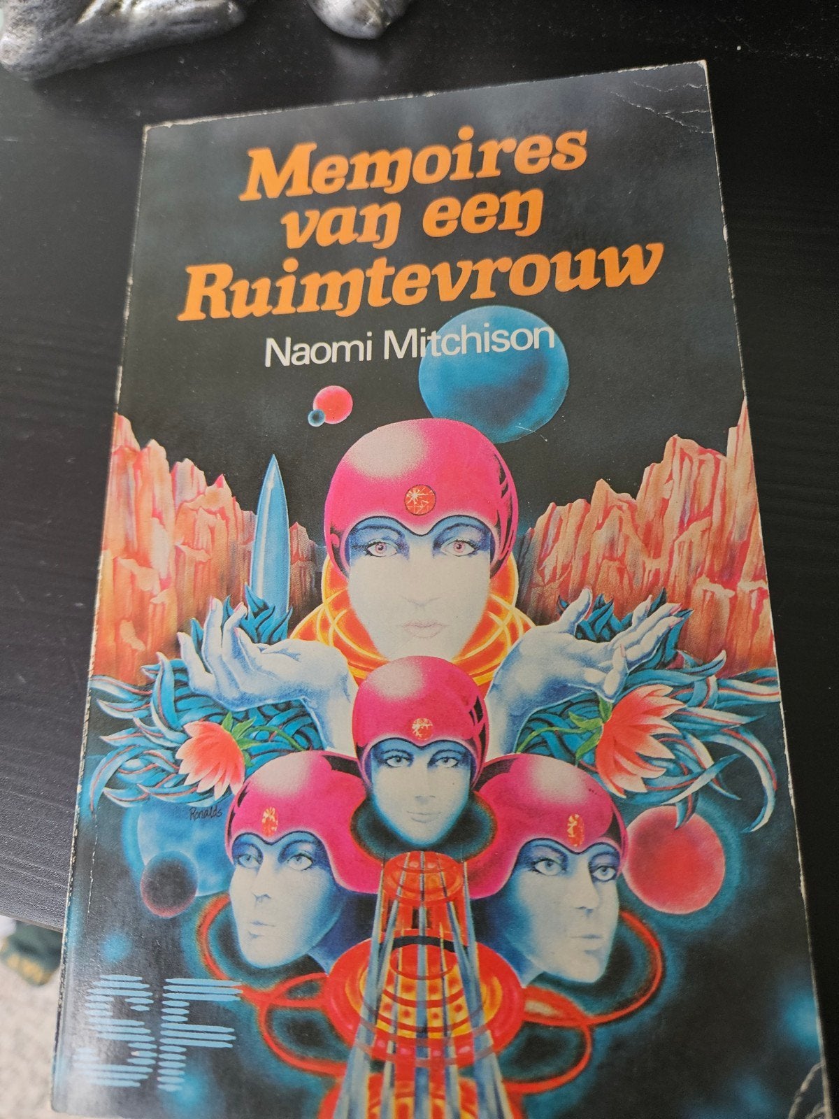 Memoires van een Ruimtevrouw - Naomi Mitchison SF, Ophalen of Verzenden, Gelezen, Naomi Mitchison