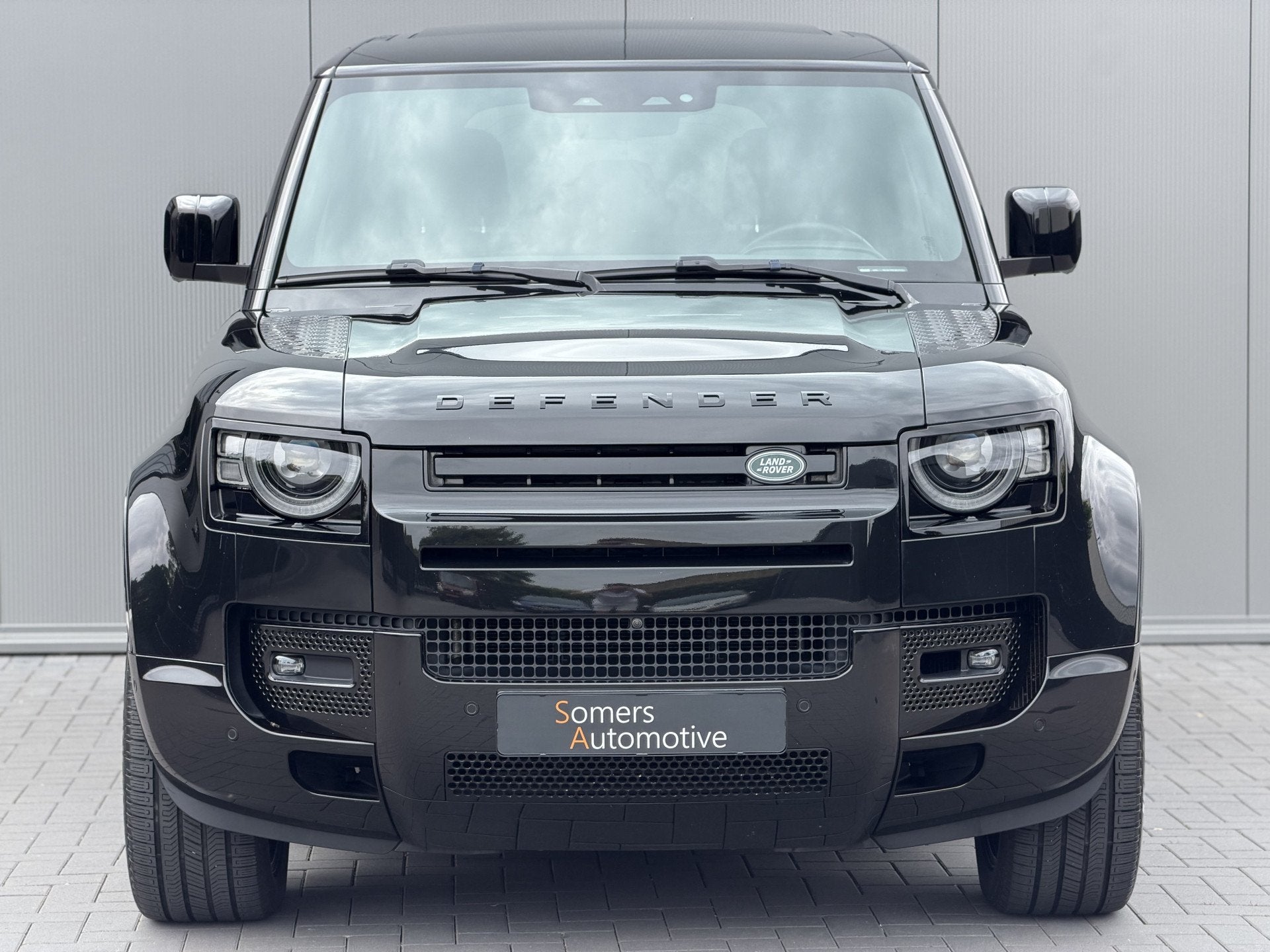 Land Rover Defender 110 COMMERCIAL 3.0 D300 110 X-Dynamic HS, Automaat, Gebruikt, Zwart, Diesel