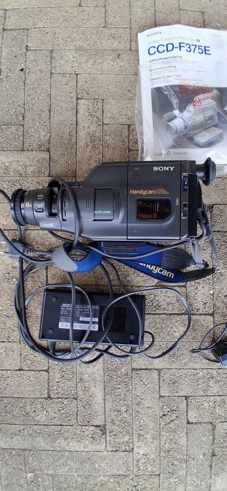 Sony CCD-F375E Video Camera Recorder Handyman Video 8, Ophalen