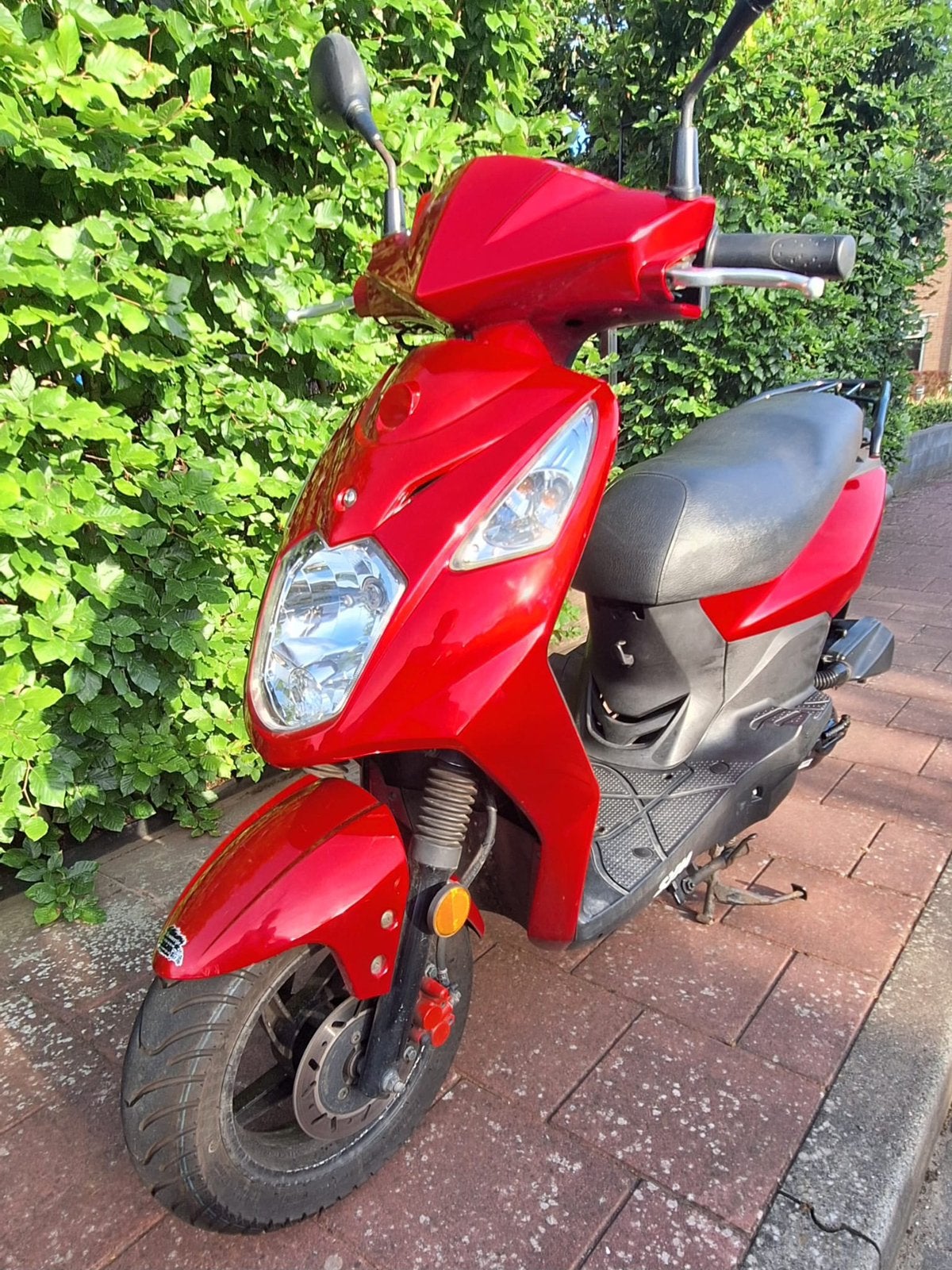 Sym orbit 2 (bromscooter), Fietsen en Brommers, Scooters | SYM, Zo goed als nieuw, Orbit, Maximaal 45 km/u, Benzine, Ophalen