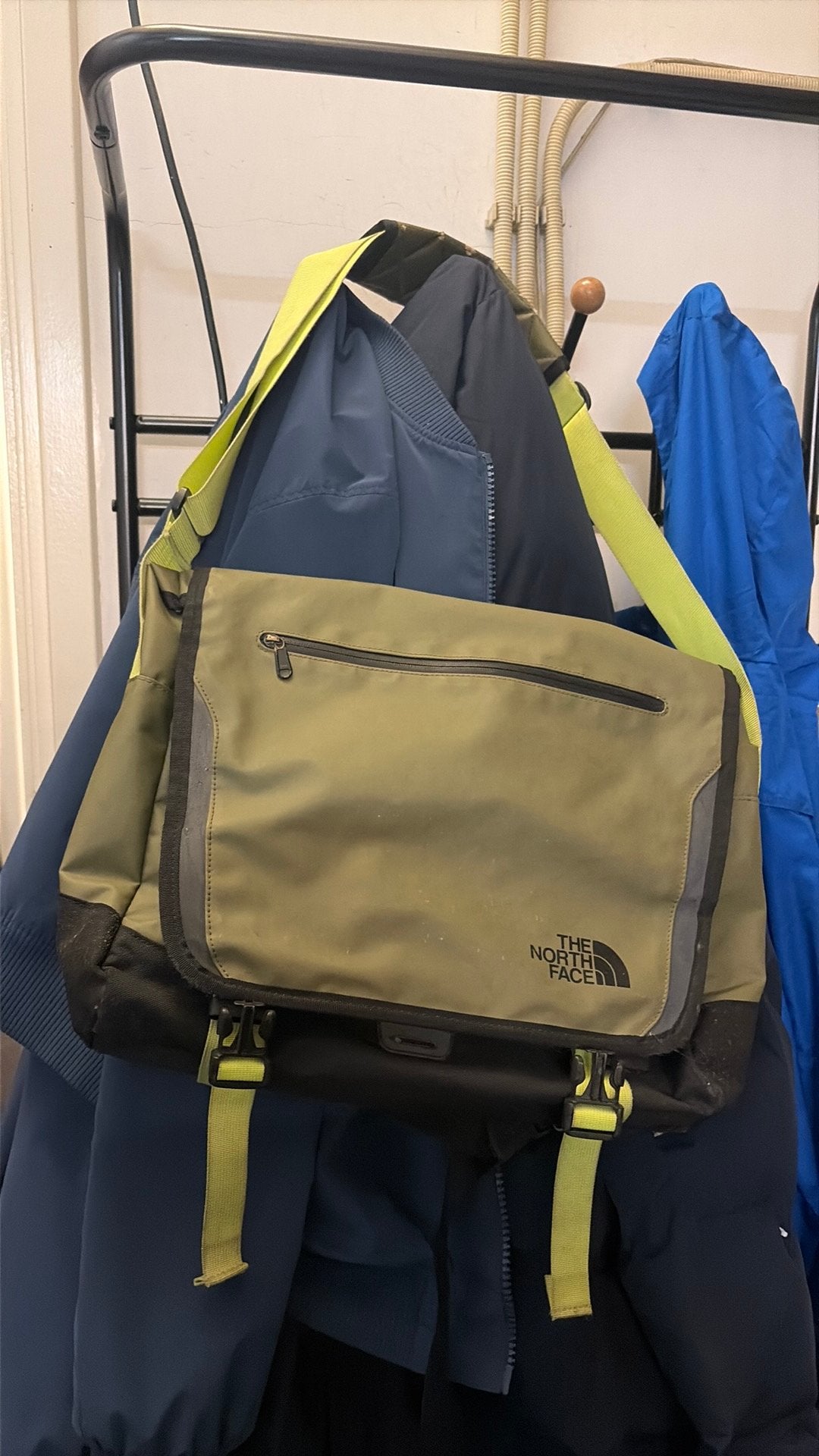 Waterdichte schoudertas the north face, Ophalen, 17 inch of meer, Meerdere vakken, Gebruikt