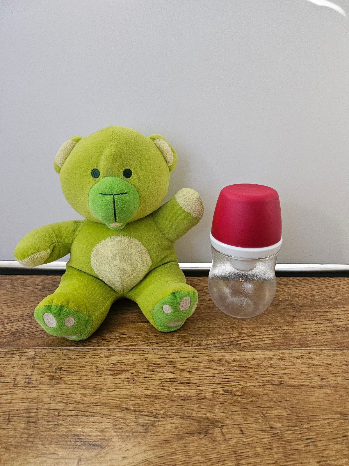 * Tupperware nieuwe rode strooier suikerstrooier, Huis en Inrichting, Keuken | Tupperware, Met deksel, 300 ml, Overige typen, Nieuw