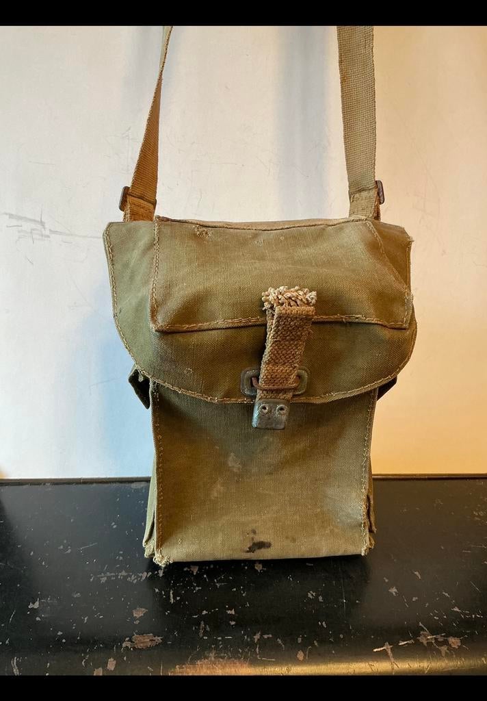 Erg doorleefde en oude canvas tas voor MK-VII gasmasker WO 2, Ophalen of Verzenden, Nederland