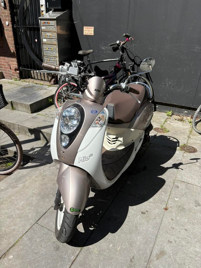 Sym mio 2015, Fietsen en Brommers, Ophalen, Zo goed als nieuw, Benzine, Mio