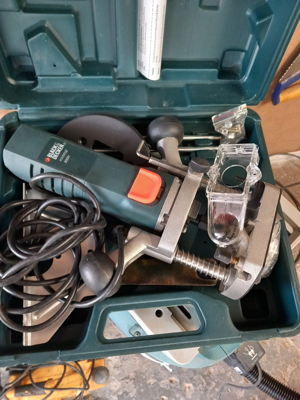 Black and decker bovenfrees, Doe-het-zelf en Verbouw, Gereedschap | Freesmachines, Ophalen of Verzenden, Zo goed als nieuw, Elektrisch