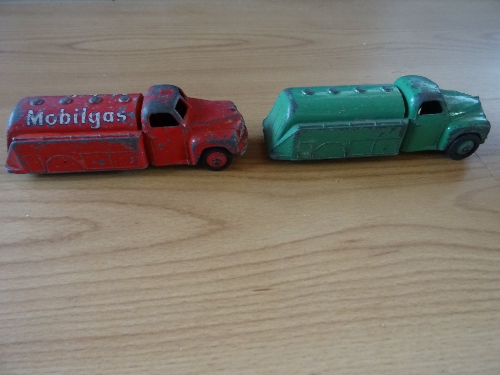 2 stuks Dinky Toys Studebaker Tanker, Ophalen of Verzenden, Gebruikt, Auto, Dinky Toys