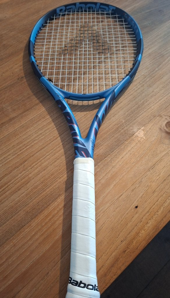 ≥ Babolat Pure Drive Team Tennisracket - Gripmaat 1 (m2414157221