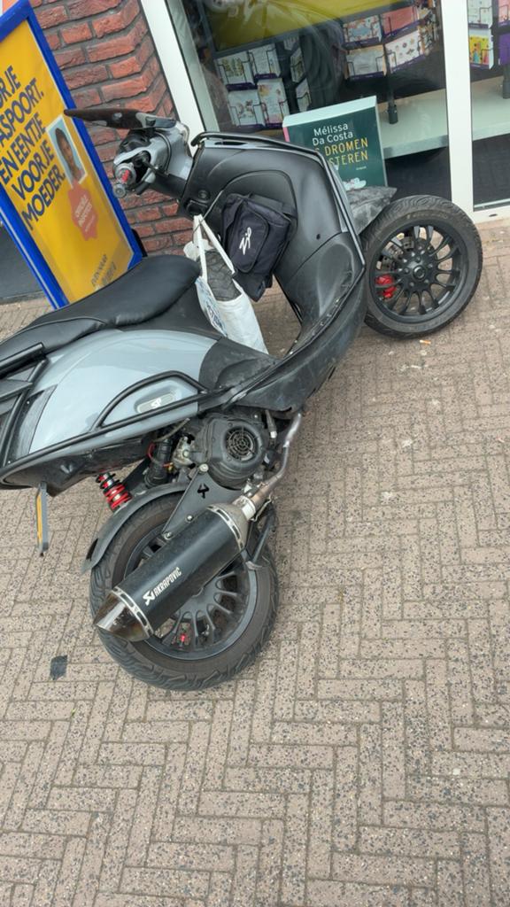 Akrapovic uitlaat leader 125/150/200, Ophalen of Verzenden, Zo goed als nieuw, Uitlaat