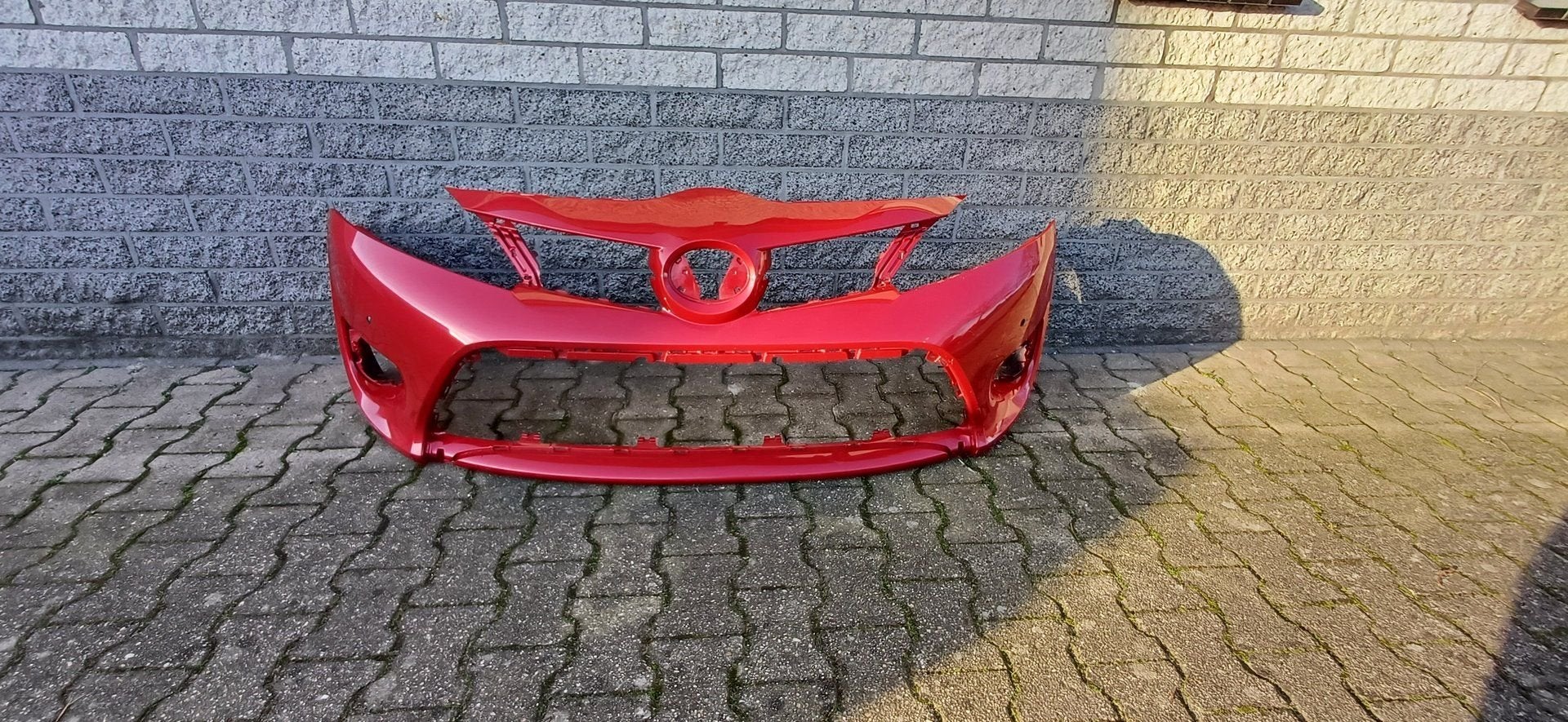 Toyota Verso Bumper Voorbumper 521190F120 PDC Gaten, Gebruikt, -, Voor, -