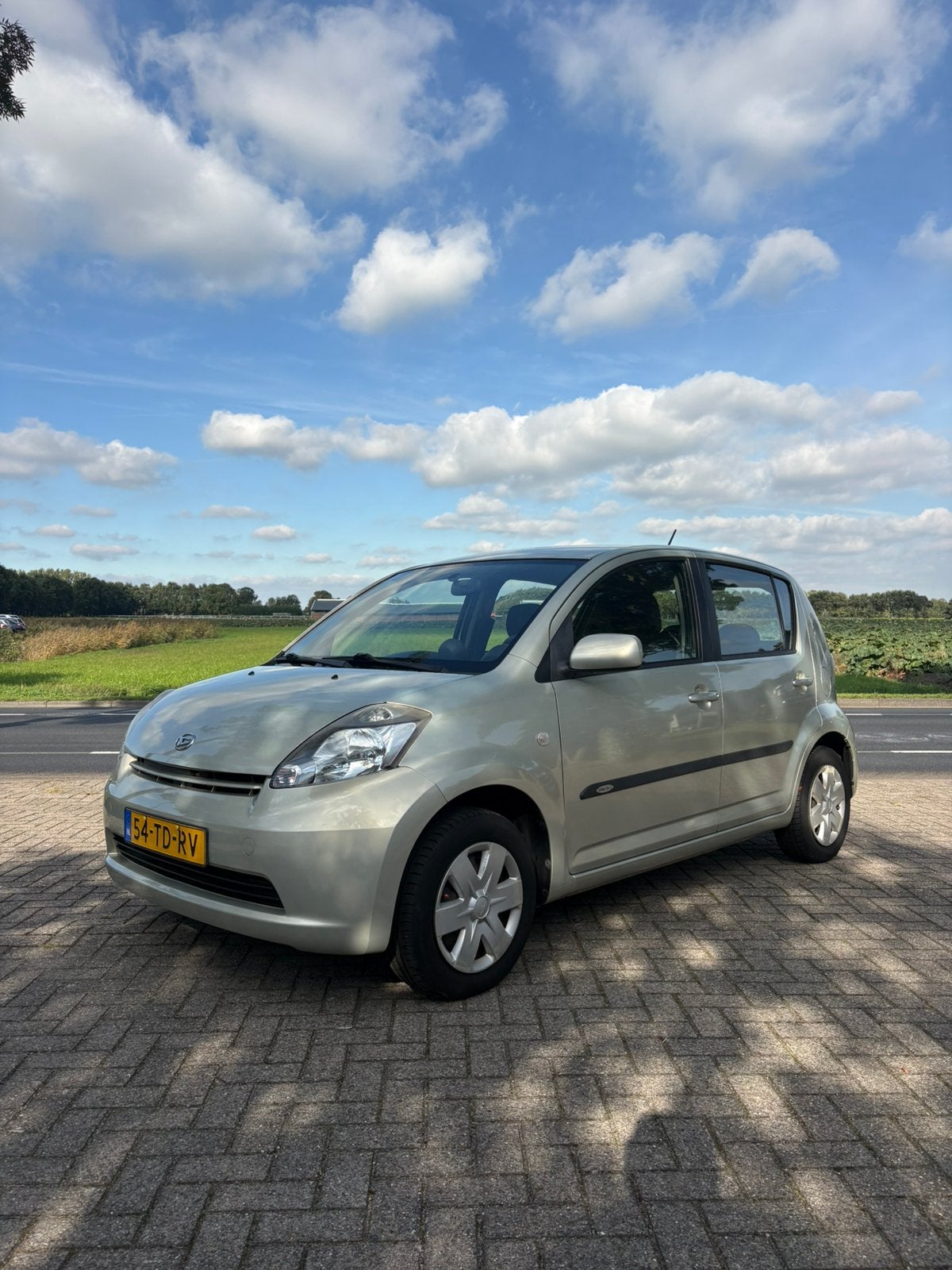 Daihatsu Sirion 1.3 | 2006 | Automaat | Airco | Zuinig, Auto's, 31 €/maand, 4 cilinders, Beige, 930 kg