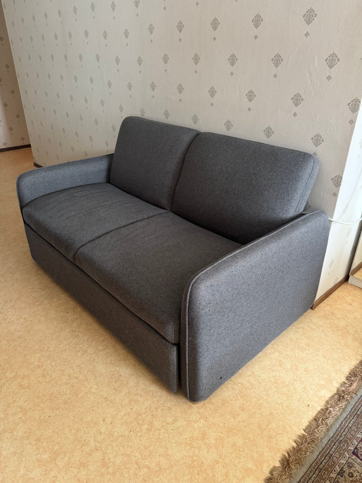 JYSK LYSTRUP Slaapbank 2 zits donkergrijs (10 maanden oud), Huis en Inrichting, Slaapkamer | Slaapbanken, Ophalen, Zo goed als nieuw