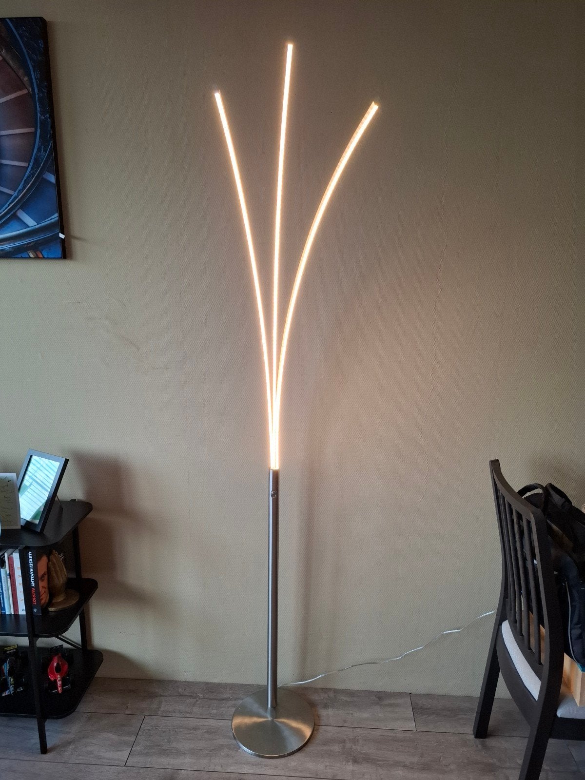 Moderne LED Vloerlamp - Zilverkleurig, Dimbaar, Ophalen, Overige fittingen, Zo goed als nieuw, Metaal