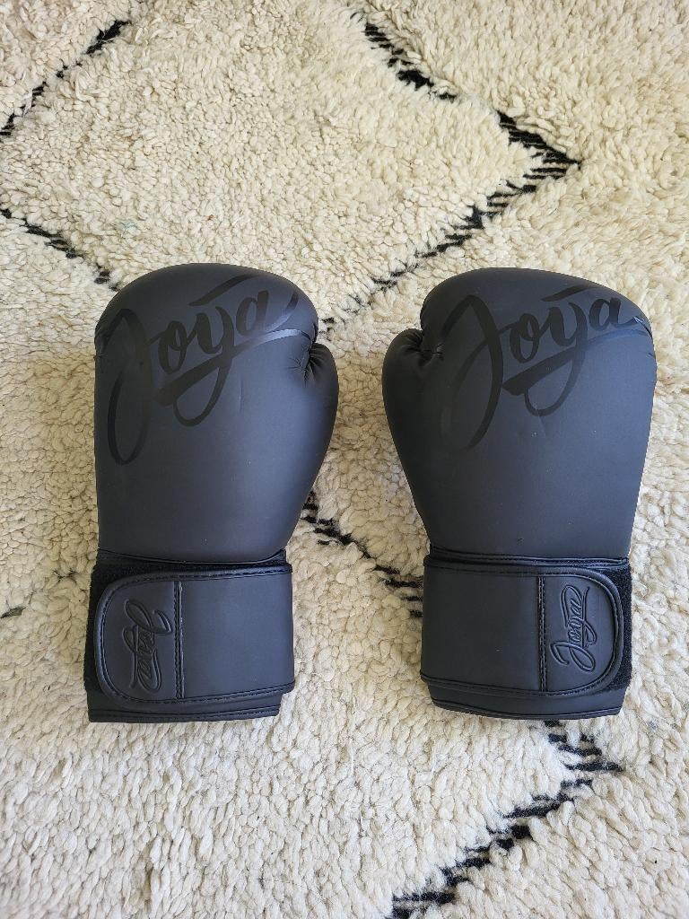 Bokshandsschoenen Joya 10 oz incl. bandages, Ophalen of Verzenden, Zo goed als nieuw, Bokshandschoenen